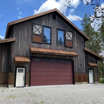 Yellowstone Dreams has plenty of parking available.