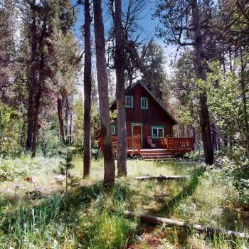 Beautiful scenery of the surrounding area of the cabin.