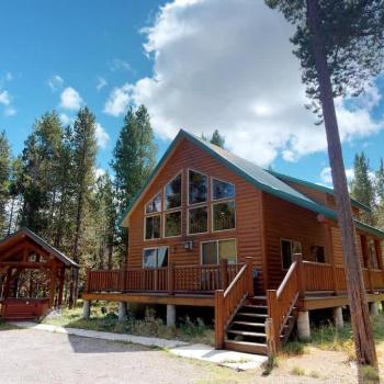 Welcome to Huckleberry Inn.