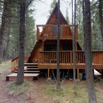 Welcome to Creekside Cabin located in Yale Creek Subdivision.