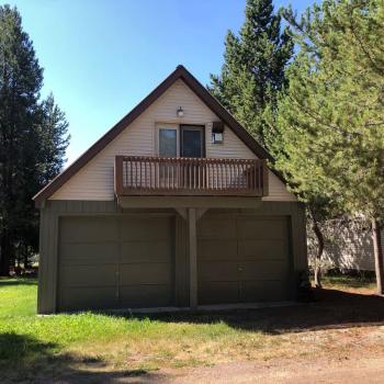 Welcome to the Evergreen Escape located near the Island Park Reservoir.