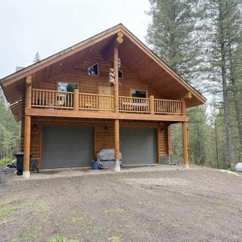 The front of Elk Run Retreat