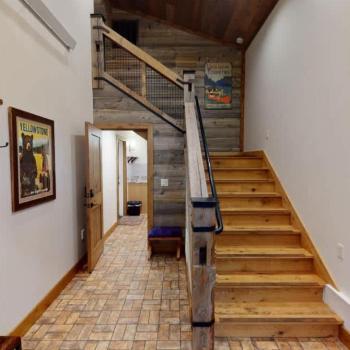 Entryway view as you walk through the door.