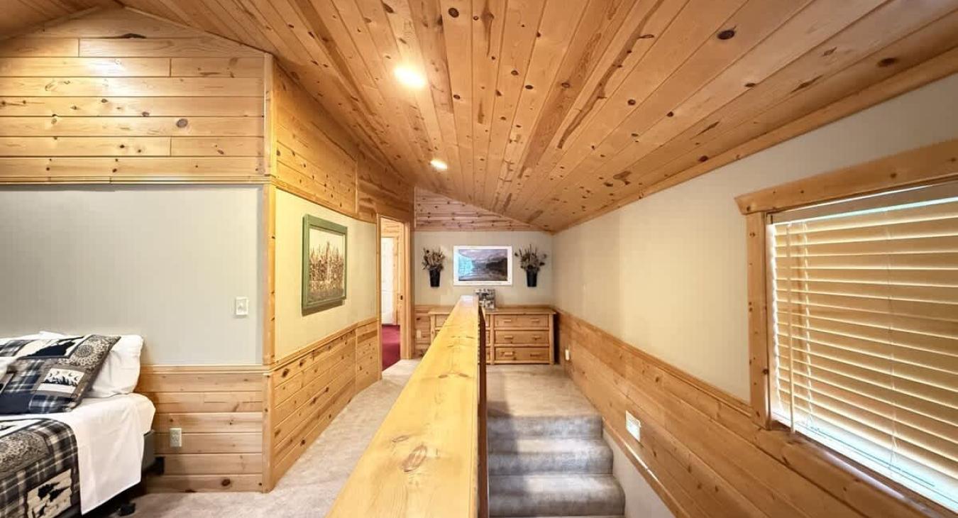 View from the loft bedroom to the stairs.