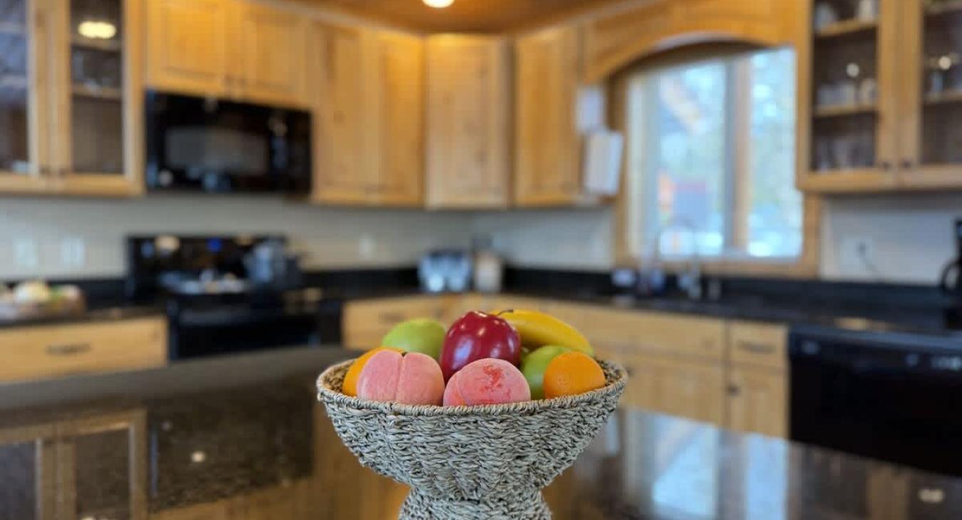 Store your food in this spacious kitchen.