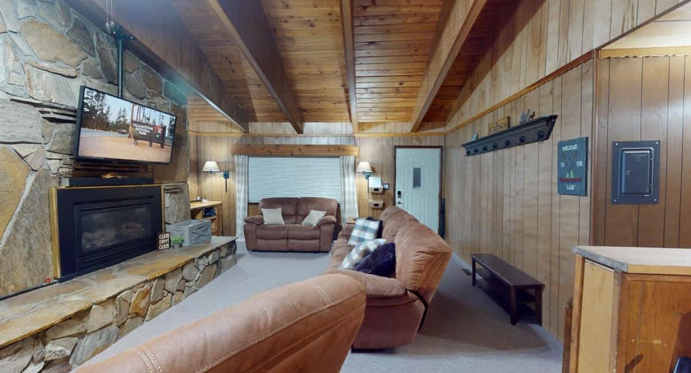 Cozy living room to relax after a long day.