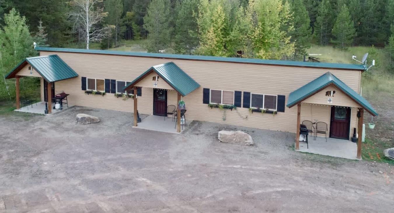 Multiple bear cave cabins so be aware of your neighbors.