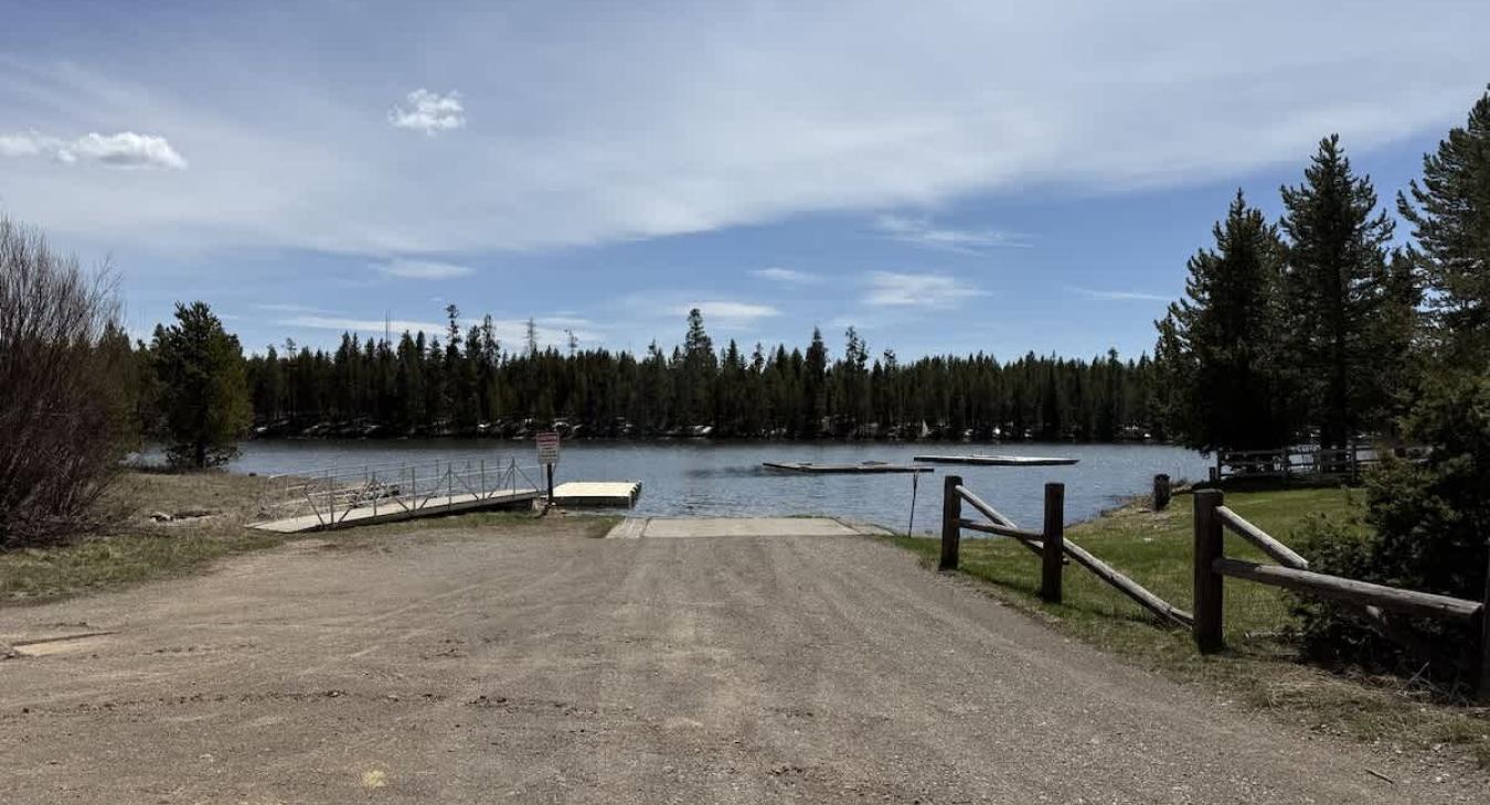 Community boat launch just 3 minute walk