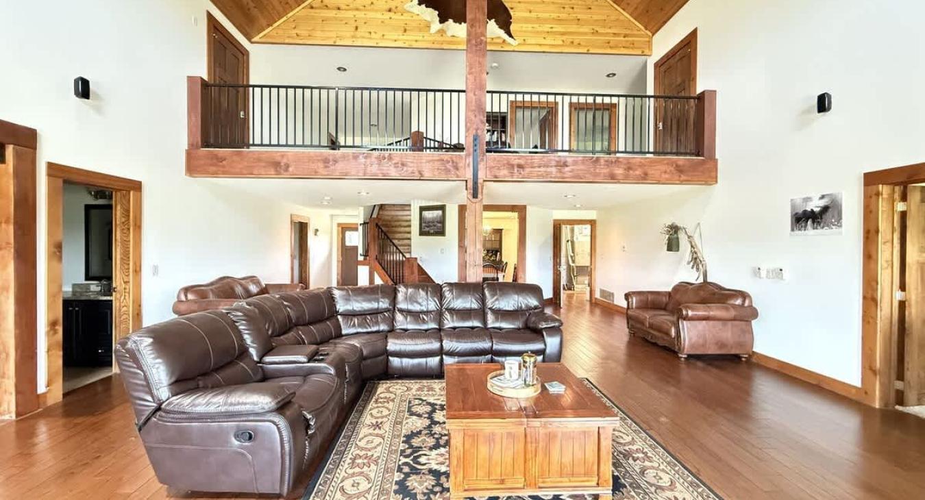 Living room and upper loft. Games are also available in the coffee table.