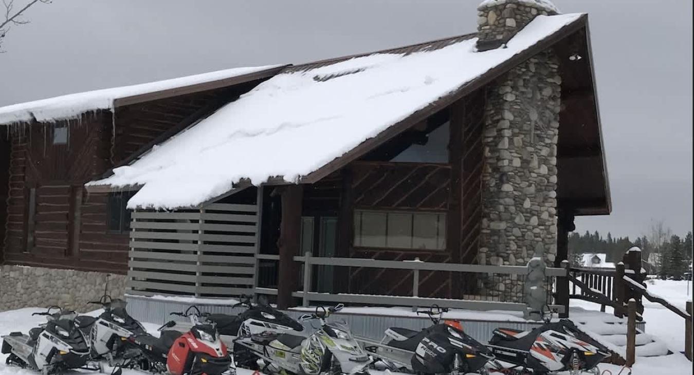Burley Bear is a popular cabin during all seasons. It is great in the winter for snowmobiling with easy access to rentals just down the road.