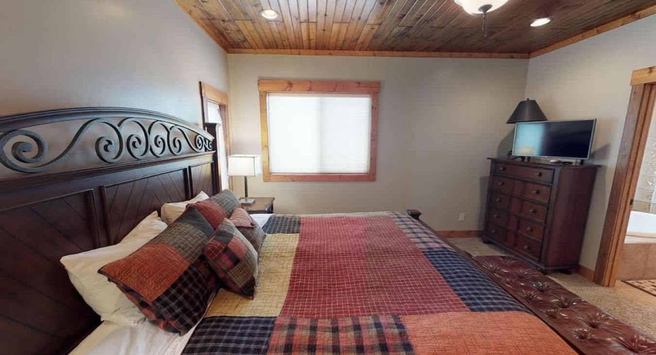 In the master bedroom there is an ensuite bathroom attached.