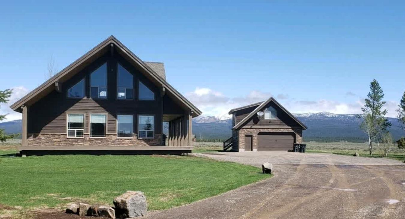 Welcome to Camille's Haven. This cabin is located in the Centennial Shores subdivision of Island Park.