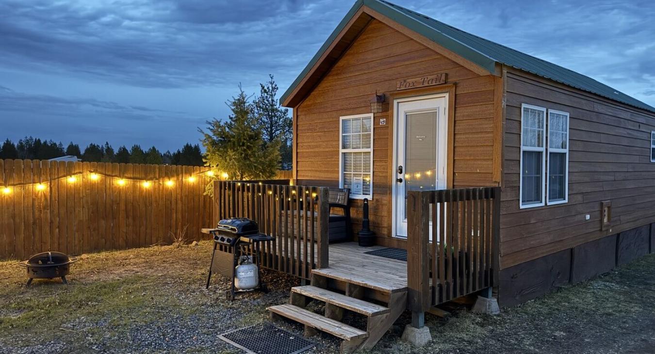 Fox Tail Cabin is beautiful at night too.