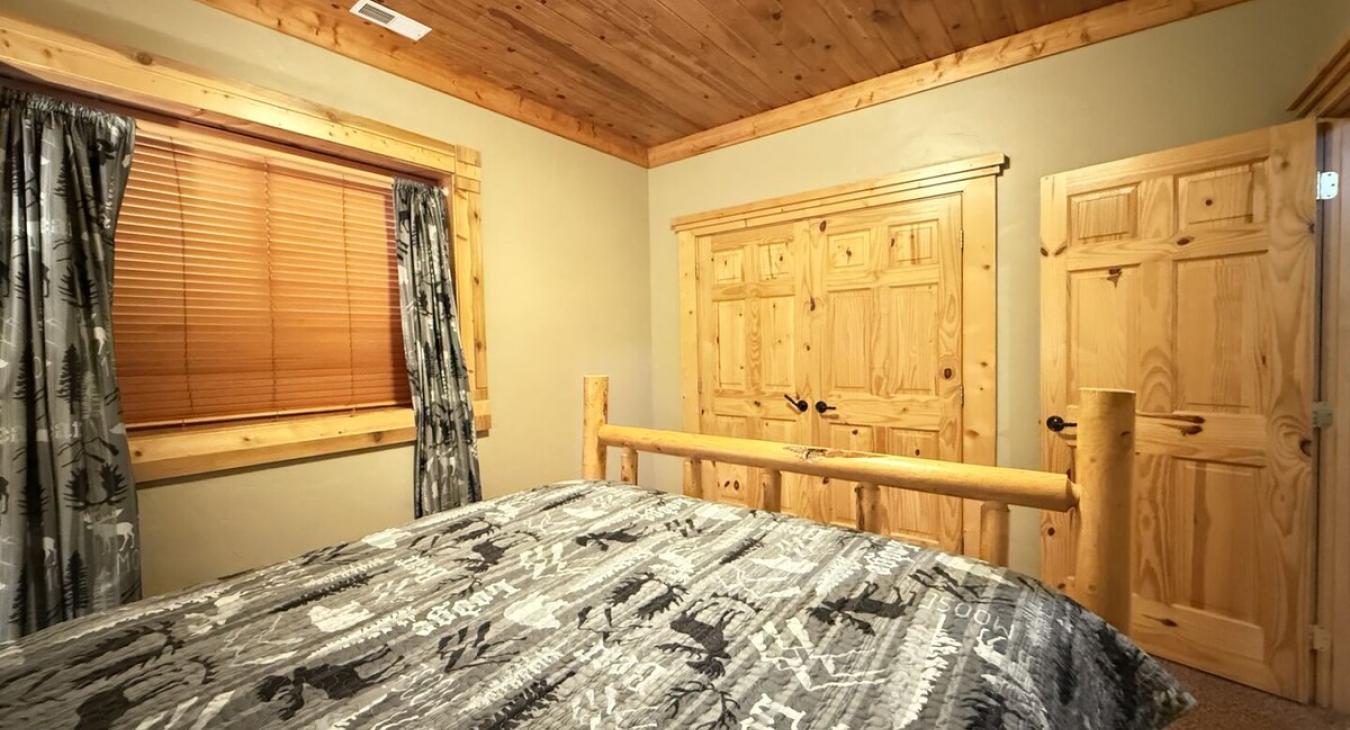 Perfect for 2 people with storage for your belongings.