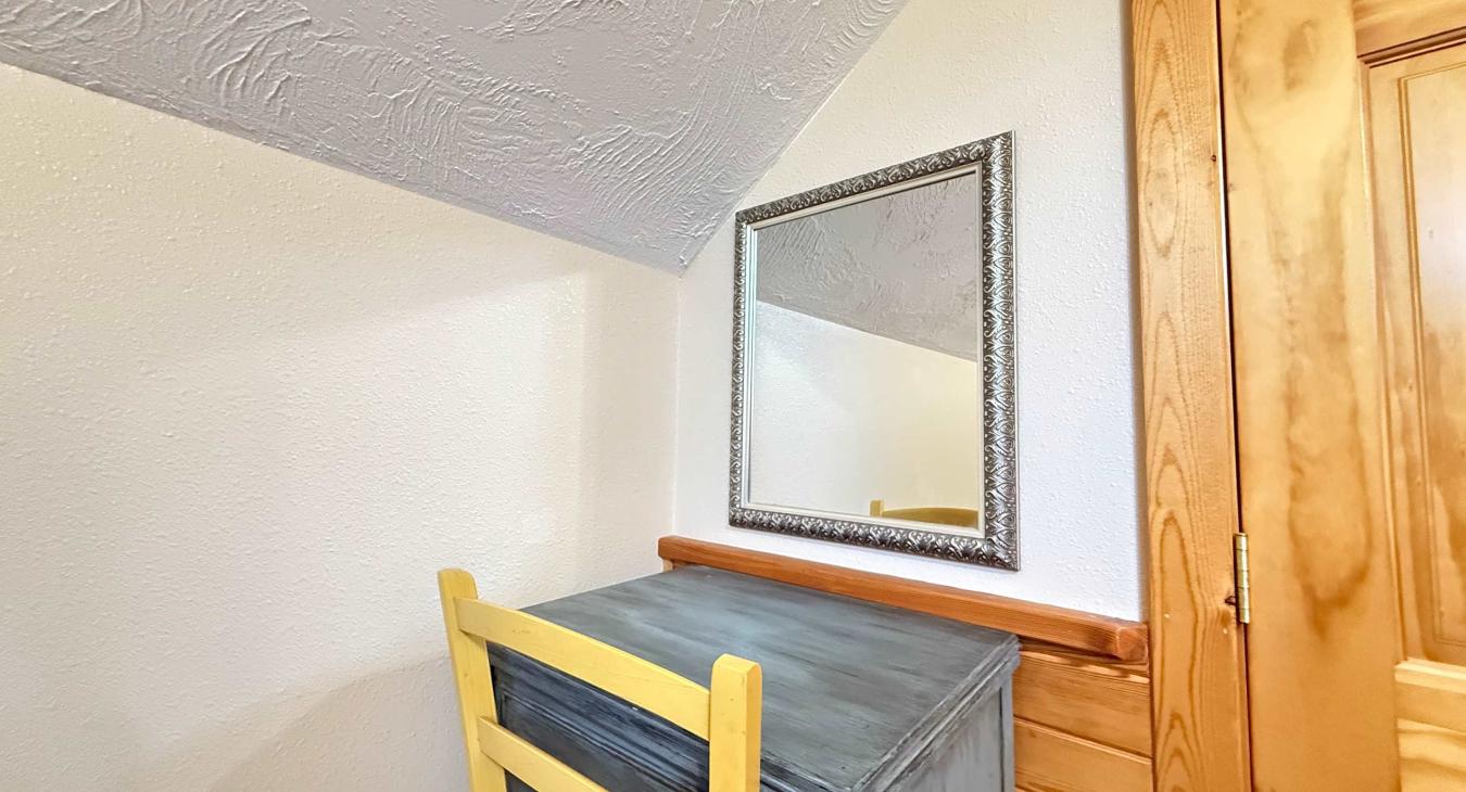 Small desk or makeup station in bedroom 3