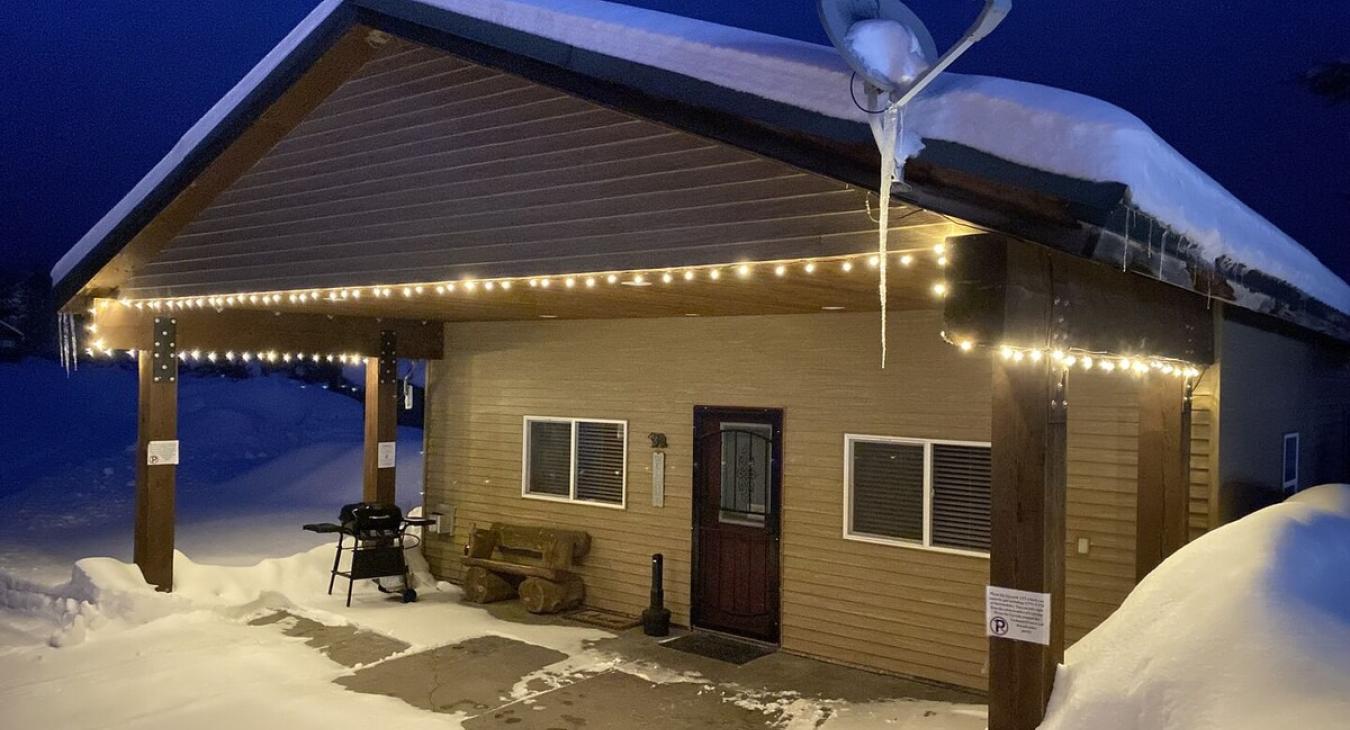 Beautiful lights to illuminate the cabin at night.