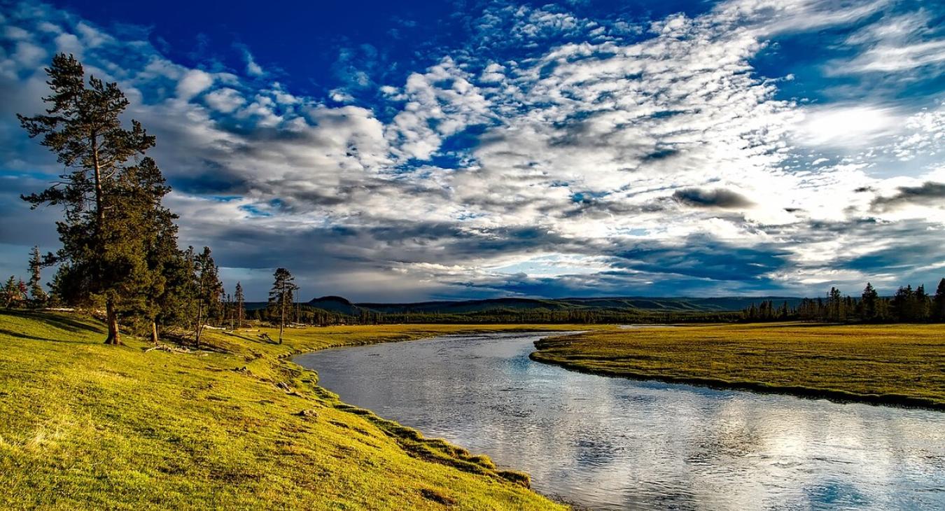 Scenic photos of landscape you might see on your trip.