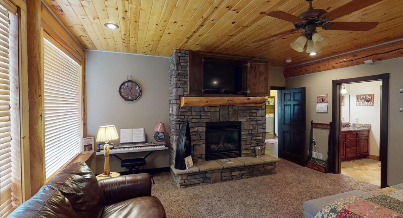 King bed is located in this room.