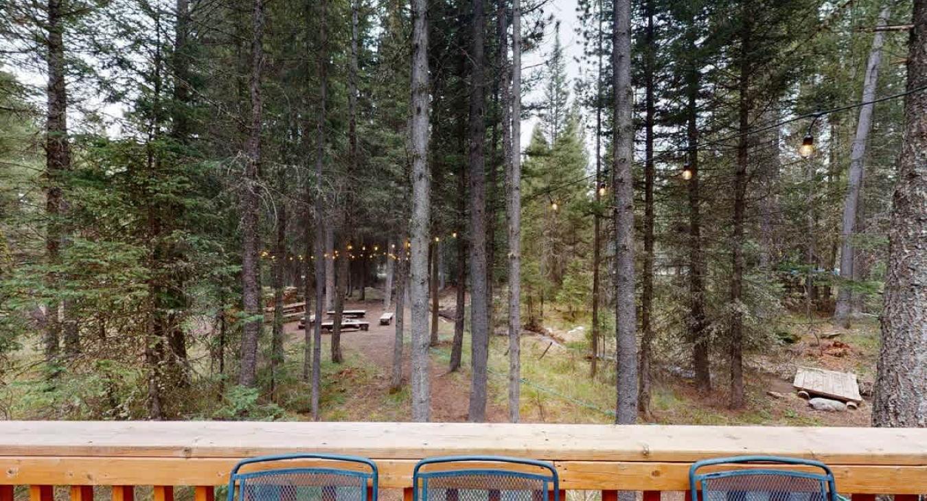 Overview of the scenery from the deck.