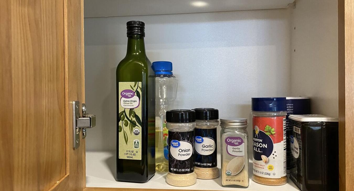 Lots of kitchen essentials provided to you during your stay.