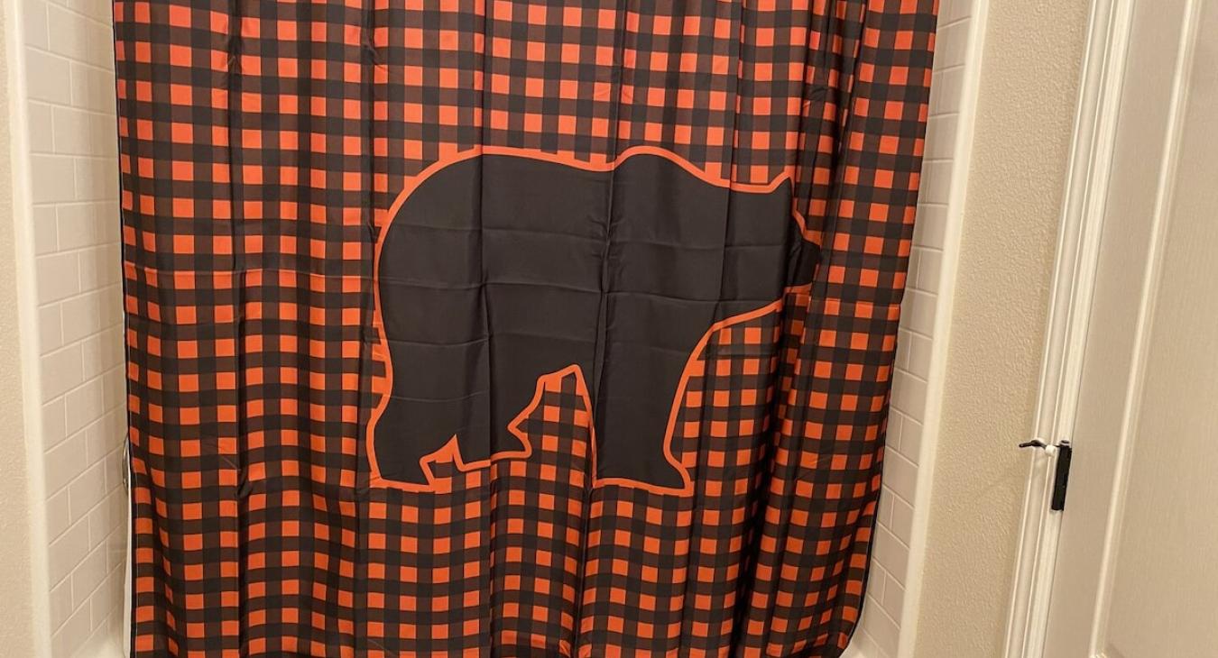 Bear decor is found throughout the cabin.