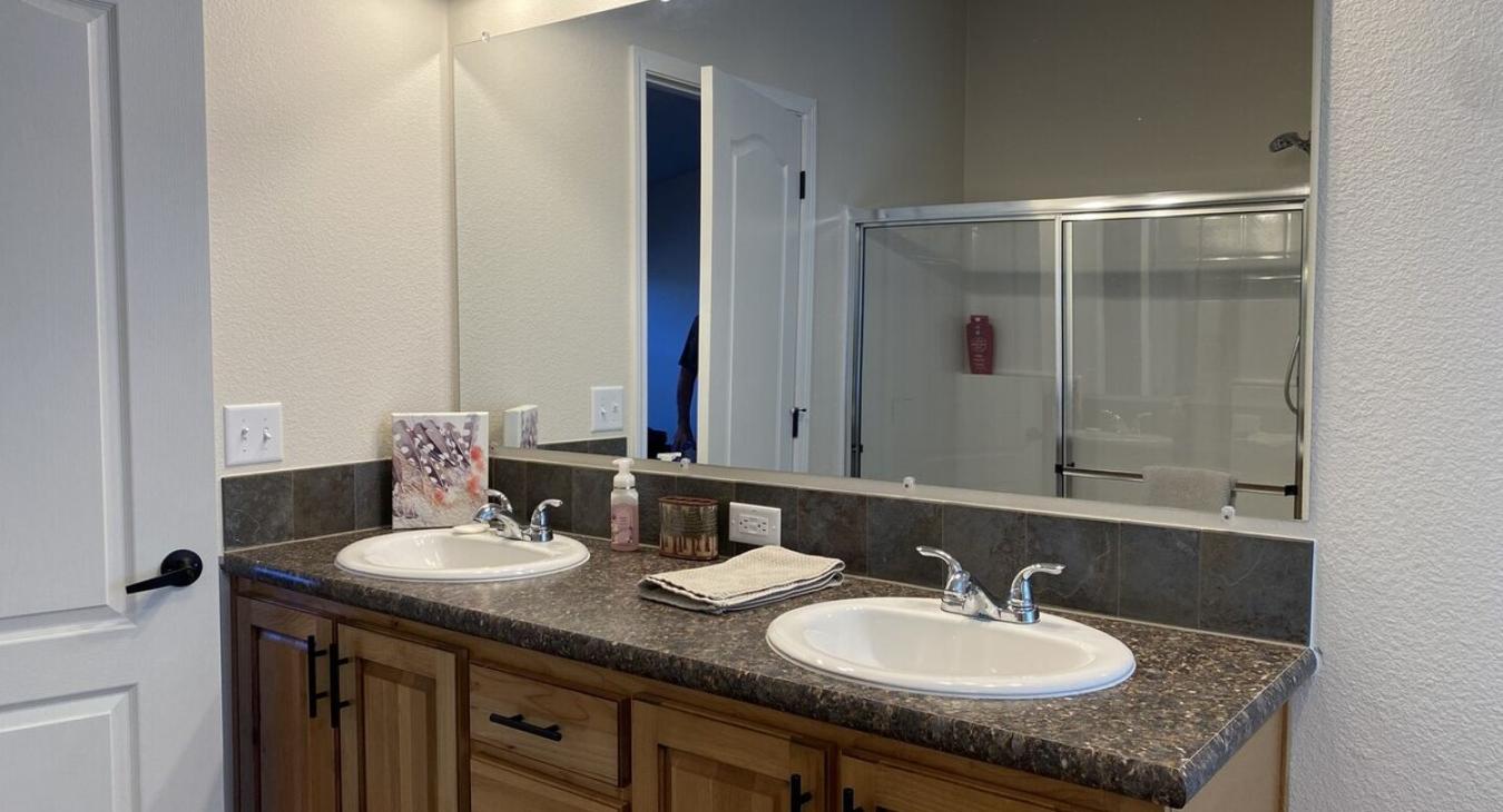 Fresh clean towels are provided to you during your stay.