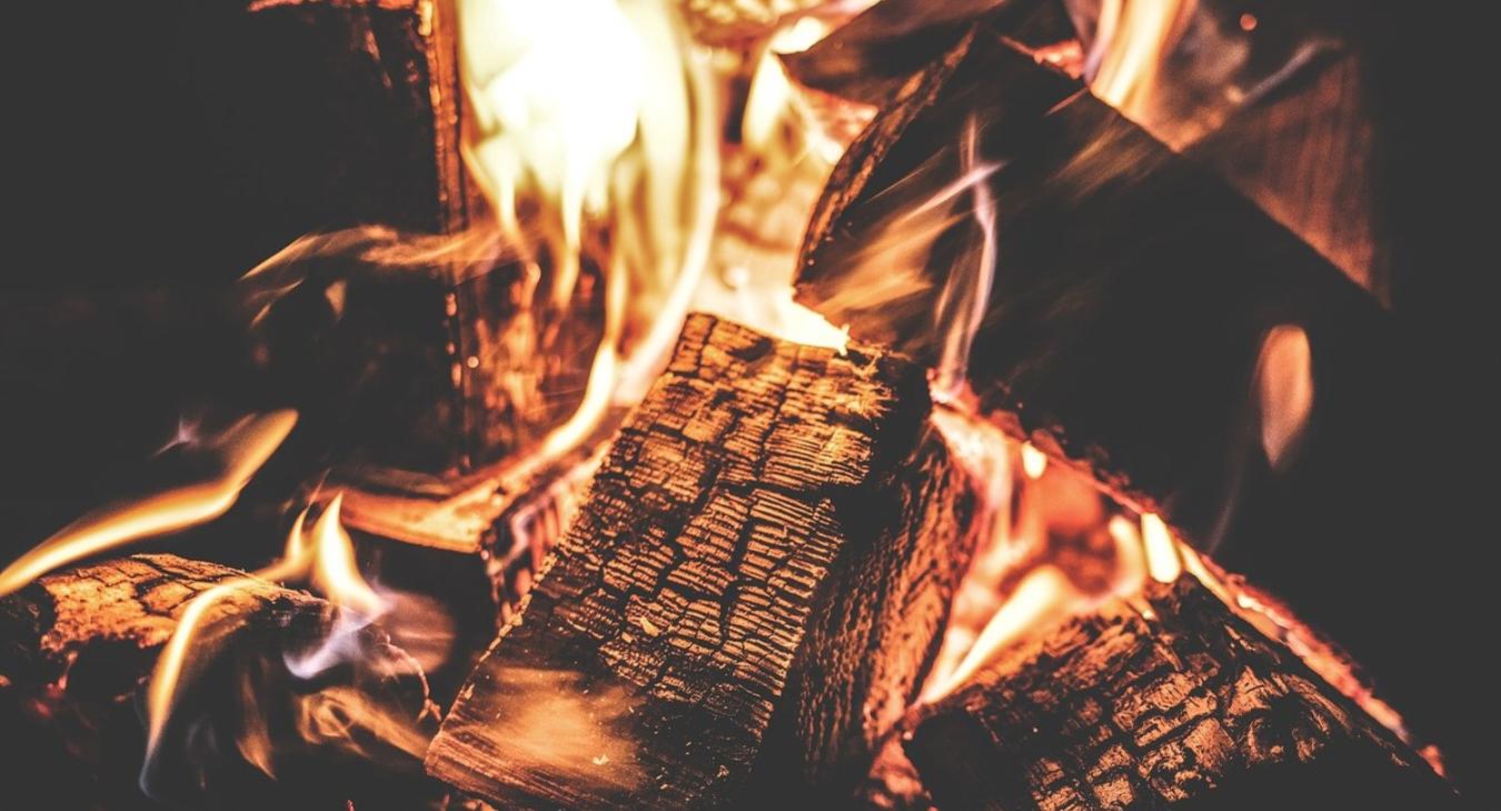 a fire pit that allows you to roast that perfect marshmallows. (bring your own wood)