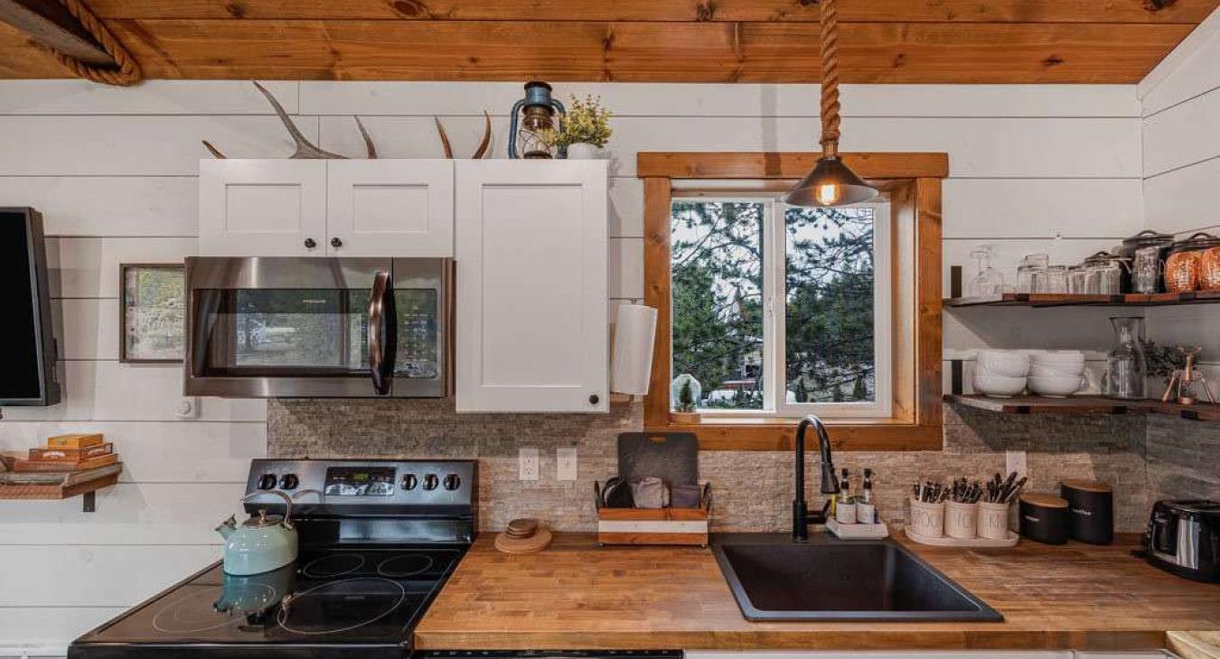 Full size appliances and small appliances for all your cooking needs.