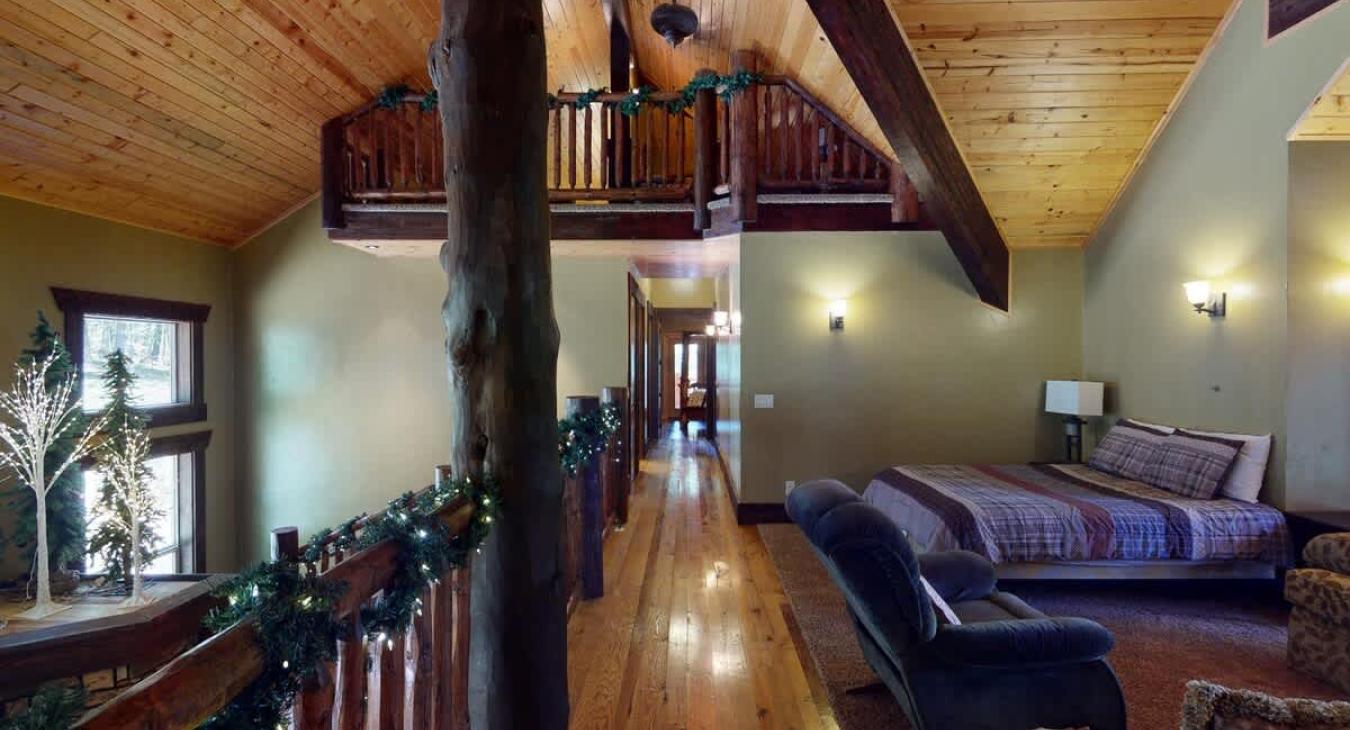 Loft is equipped with 2 Queens one in the upper loft and one pictured here.