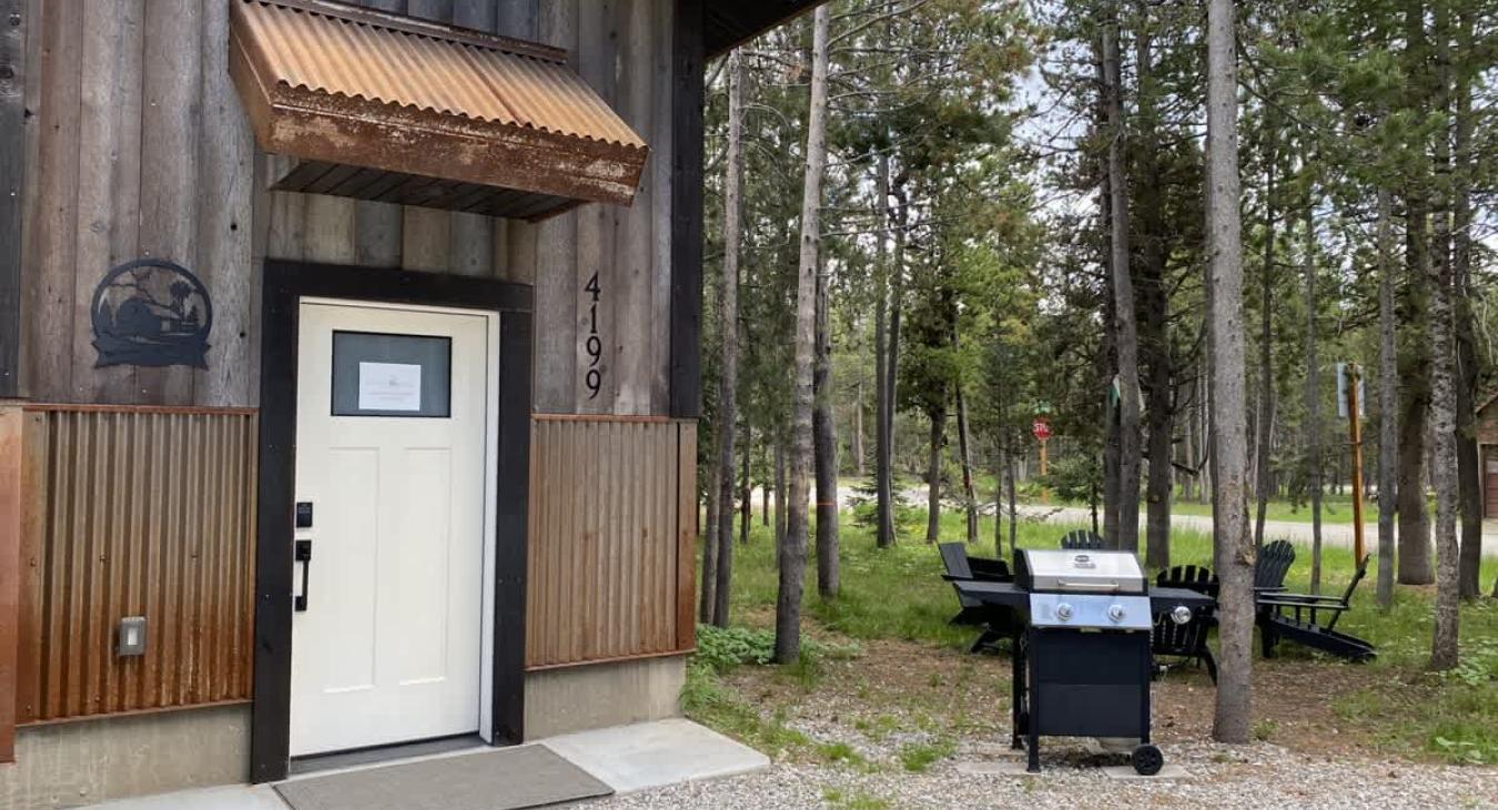 Enjoy the fresh mountain air while cooking tasty food on the grill. We provide propane!