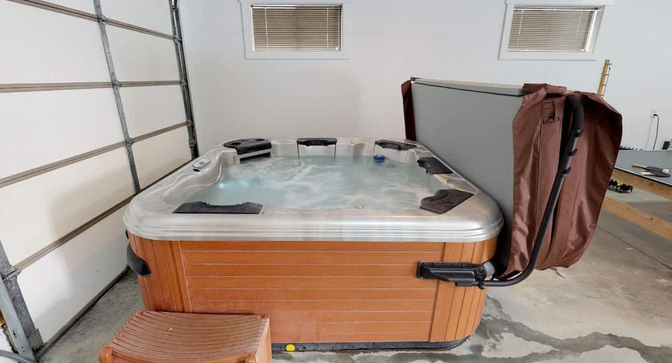 Another amenity offered in this cabin is the great hot tub you can enjoy here.