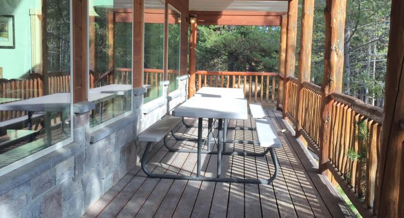 The Front Deck has 2 Picnic Tables to enjoy each others company outside.