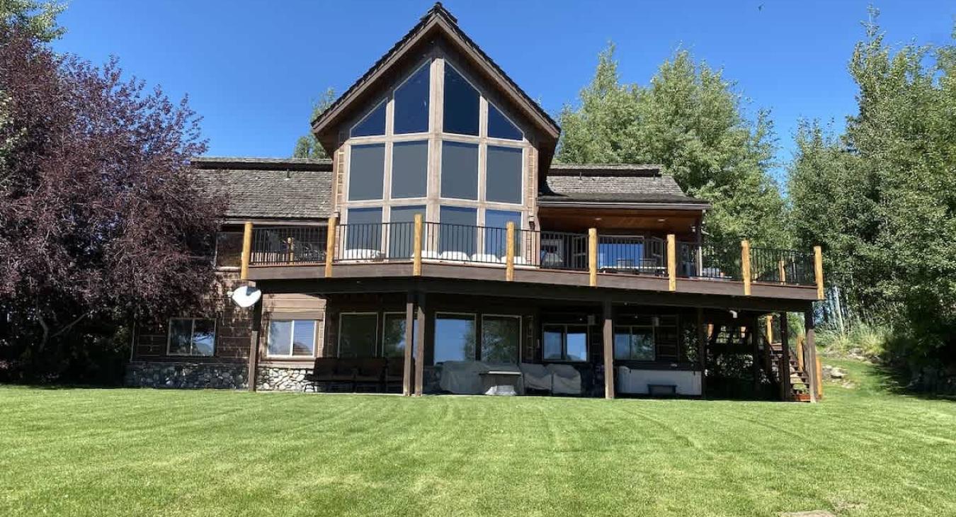 Welcome to South Shores Lake House.