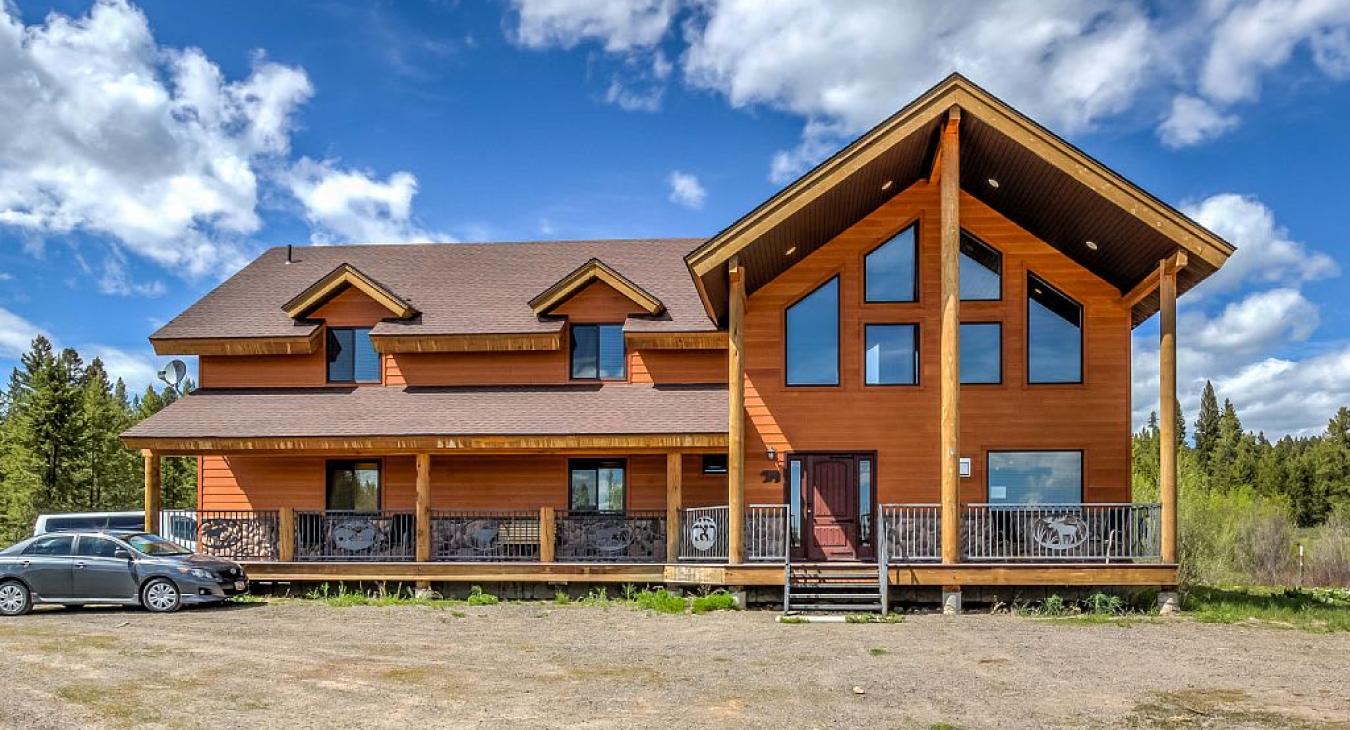 Front View of Moose Hollow