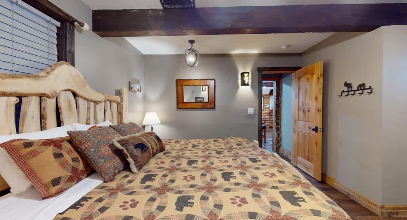 Lots of natural light in this room.