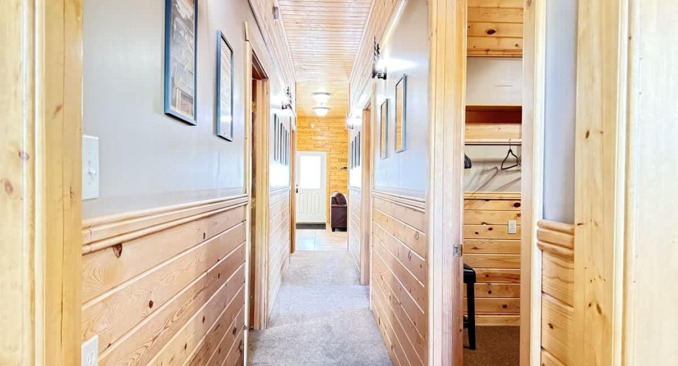 Easy access to each room through the hallway.