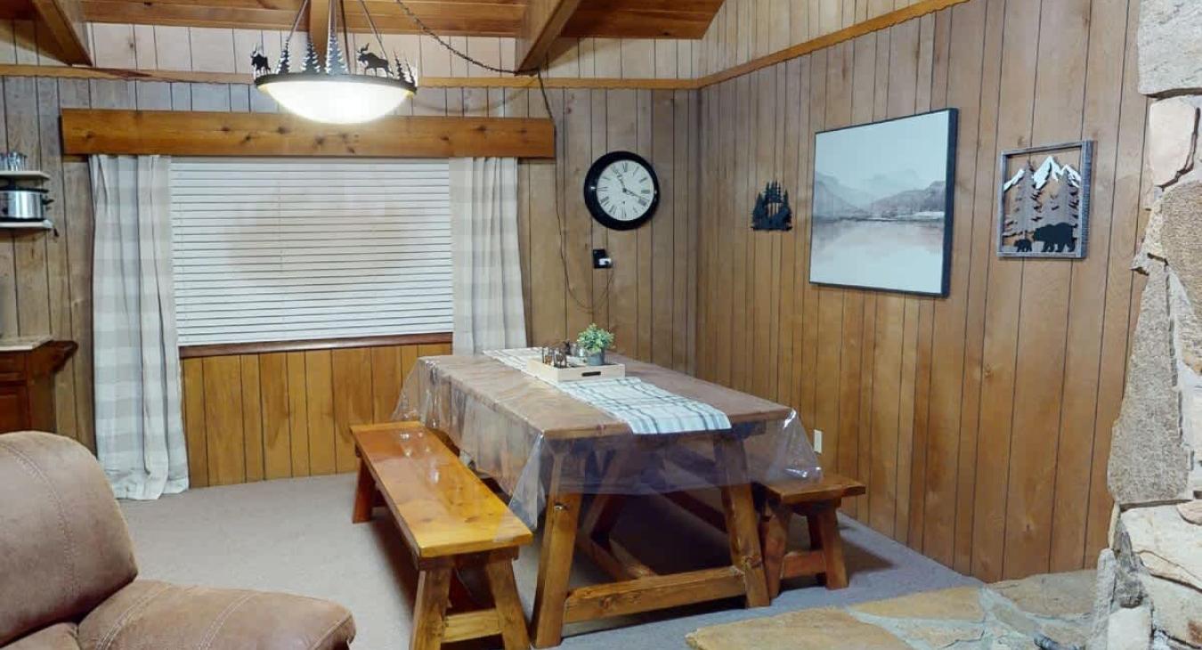 Dining room area with large table to seat everyone.