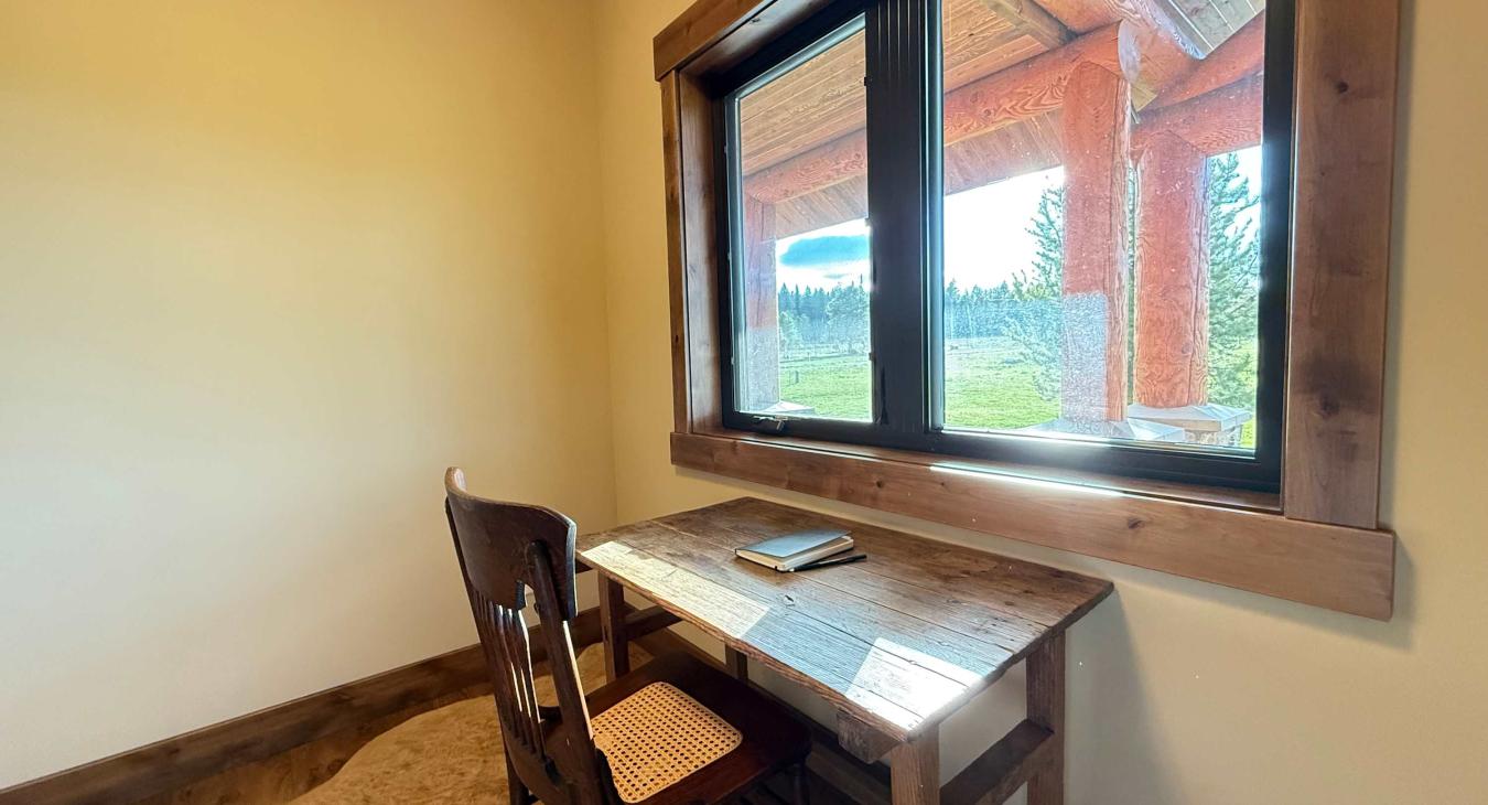 Cozy Cabin | 20 MI to YNP | Walk to Henry’s Lake
