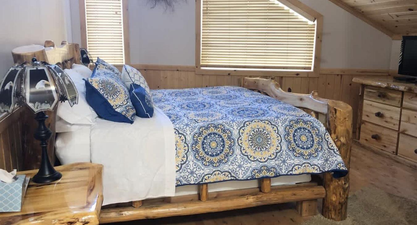 Natural light pour into this room to provide a cozy natural environment.