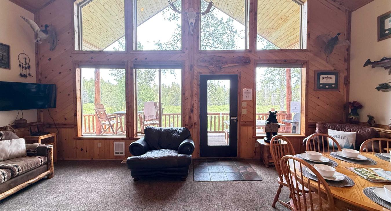 40 MI to YNP | Creek Views | Hidden Creek Cabin