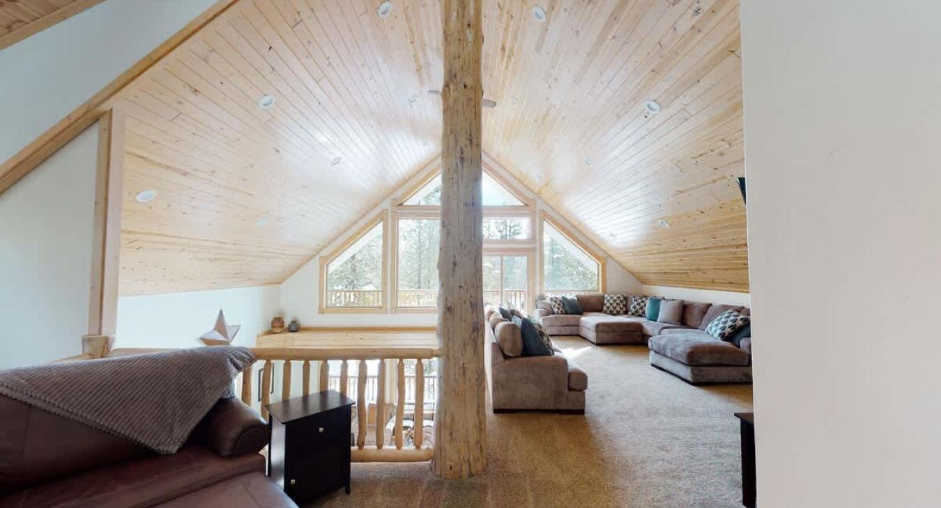 The upstairs loft extends to have more seating.