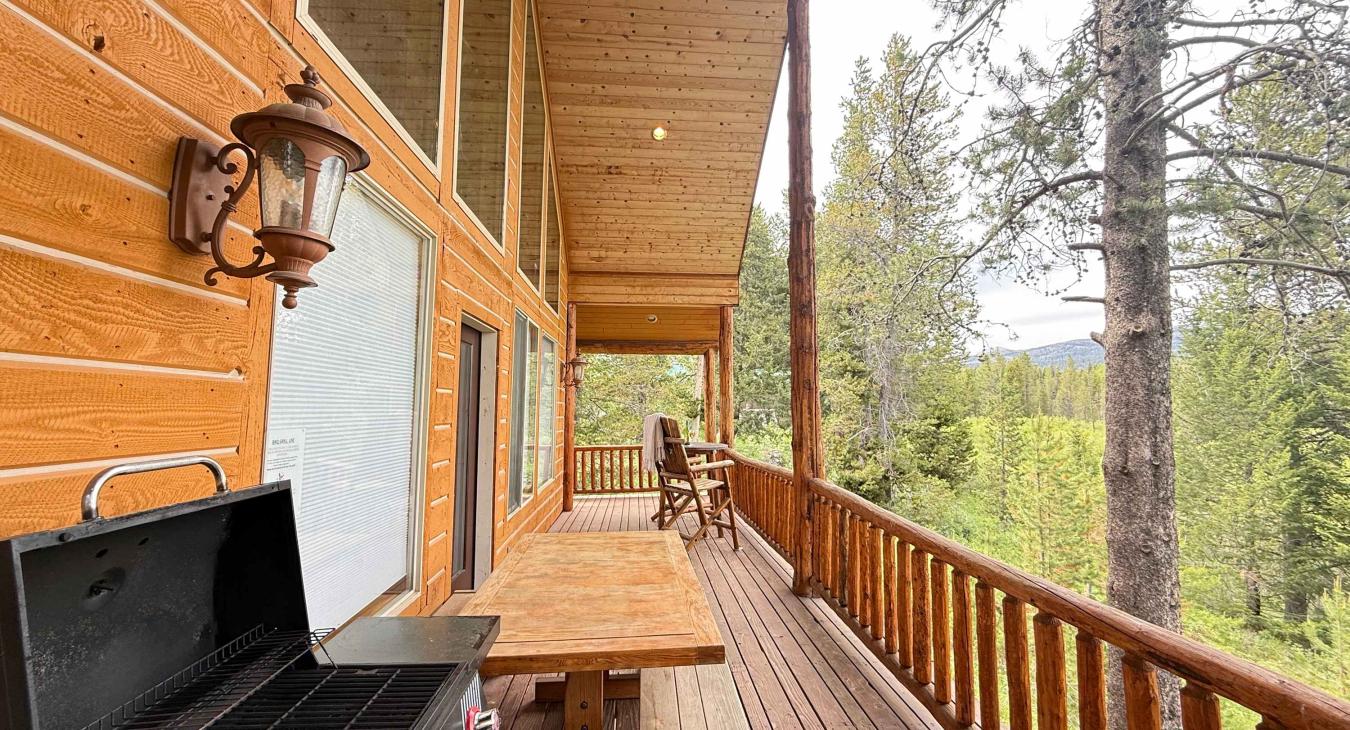 40 MI to YNP | Creek Views | Hidden Creek Cabin