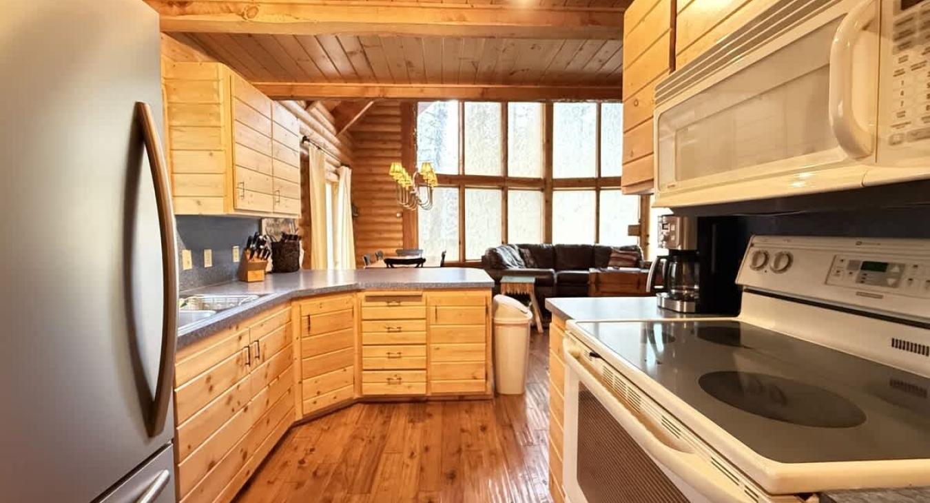 Perfect kitchen for a home cooked meal.