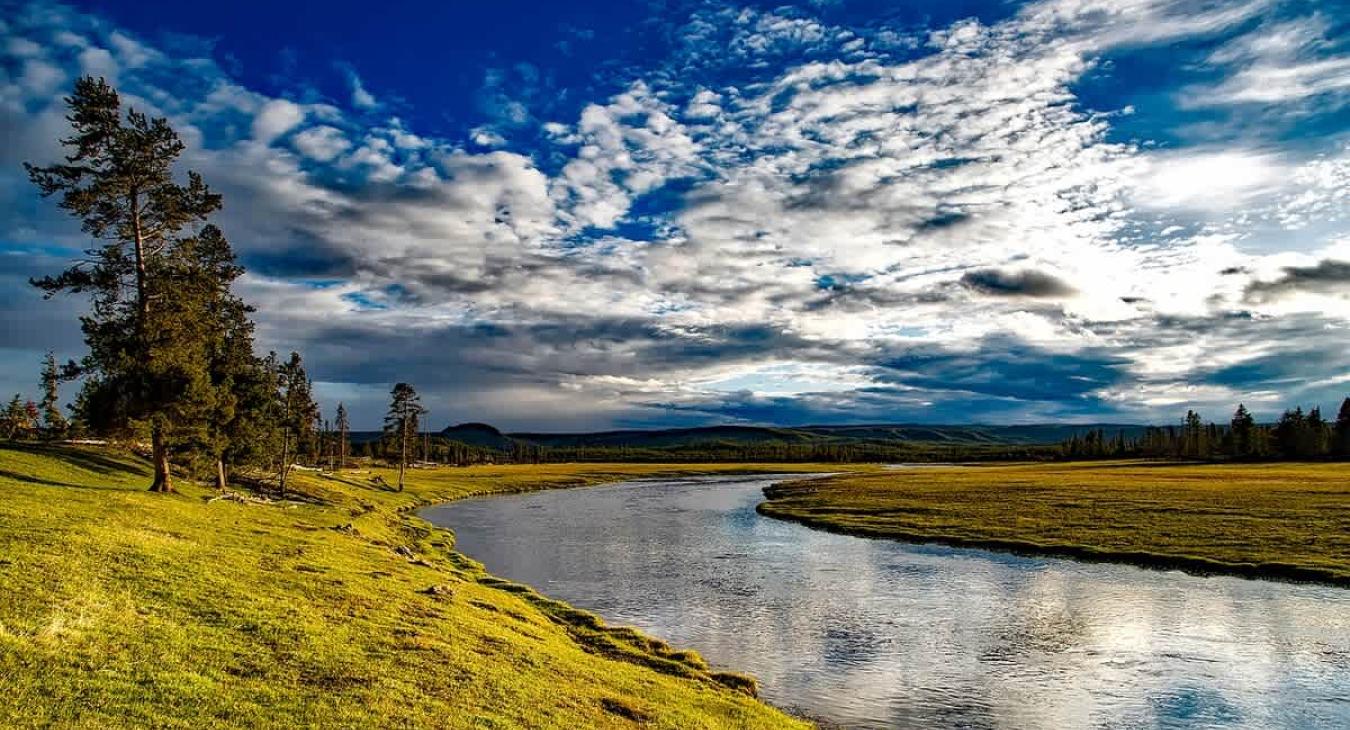 Scenic photos of landscape you might see on your trip.