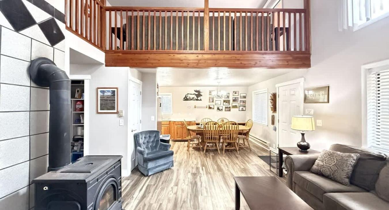 Living Room to kitchen View