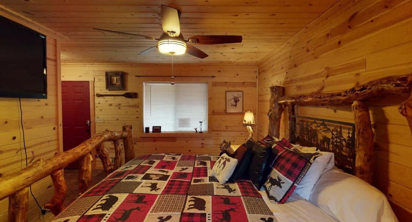 This room mixes the perfect balance of rustic and modern.