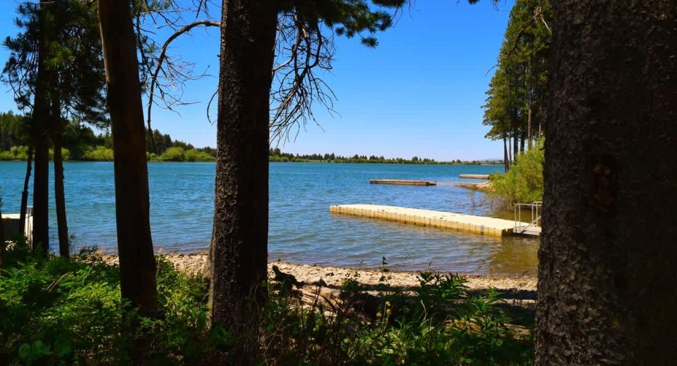 Shared community boat launch on Bill's Island.