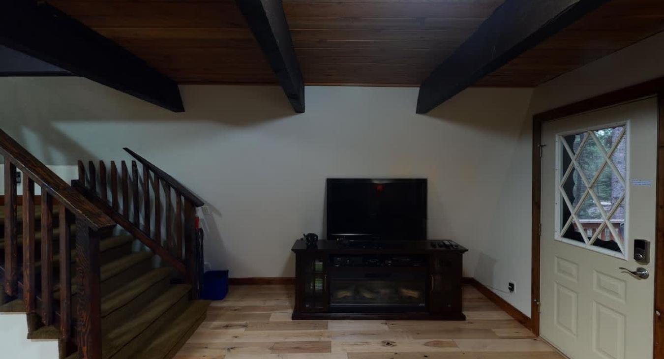 Relax after your day in the spacious living room.