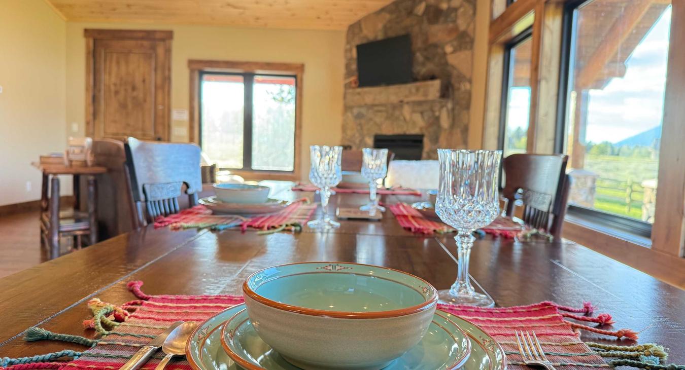 Cozy Cabin | 20 MI to YNP | Walk to Henry’s Lake
