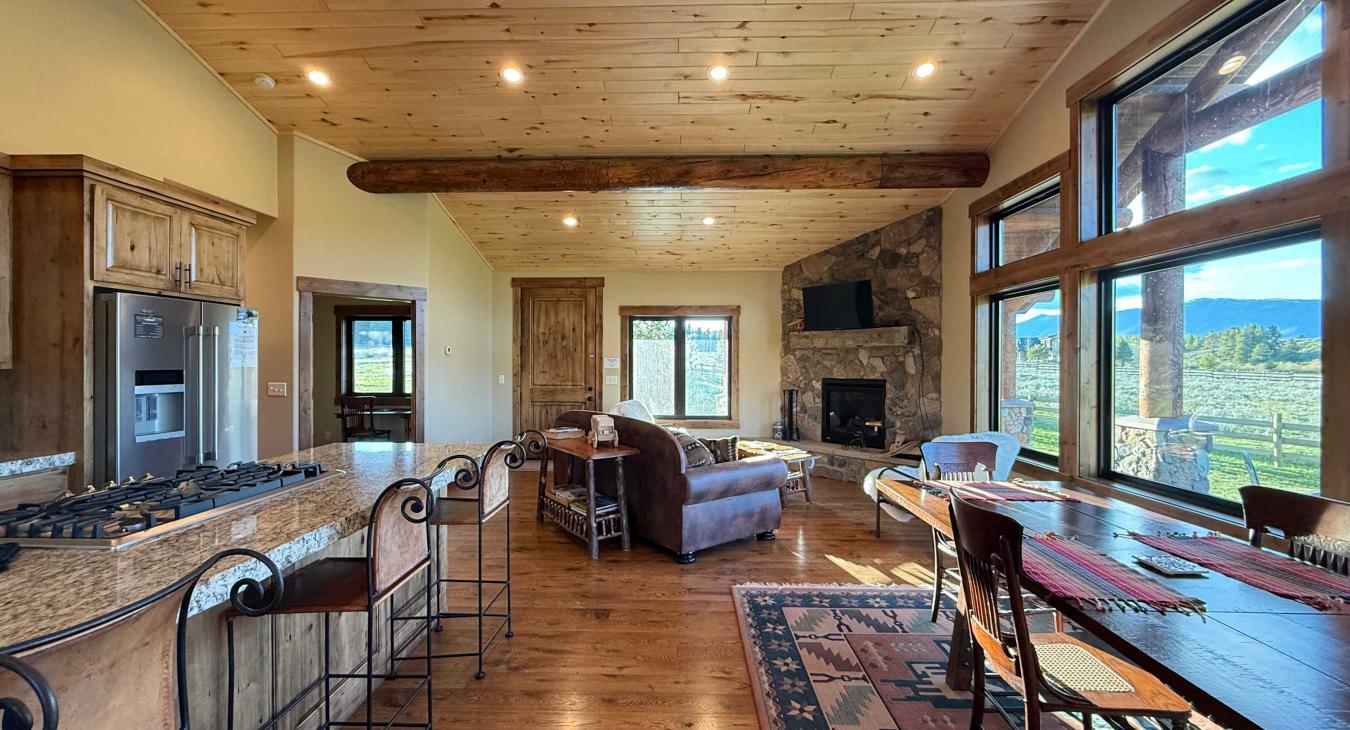 Cozy Cabin | 20 MI to YNP | Walk to Henry’s Lake